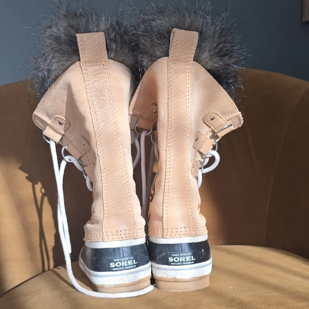 Sorel Women's Tan and Black Winter Boots - Picture 2 of 4